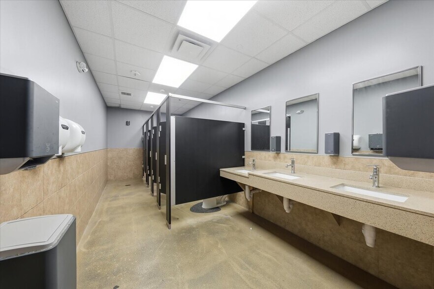 More Photos Of 1155 Old State Route 74, Batavia Refrigeration Cold Storage For Sale