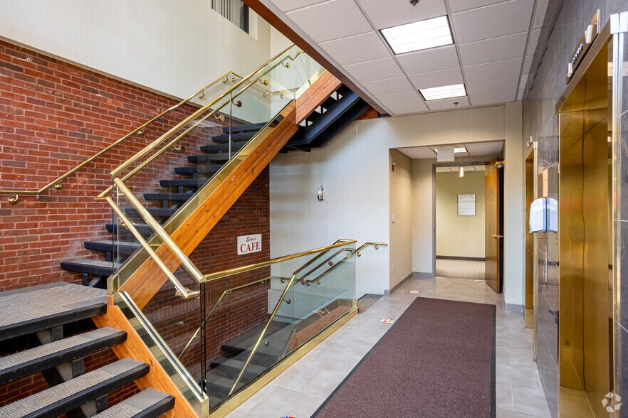 More Photos Of 639 Granite St, Braintree Office For Lease