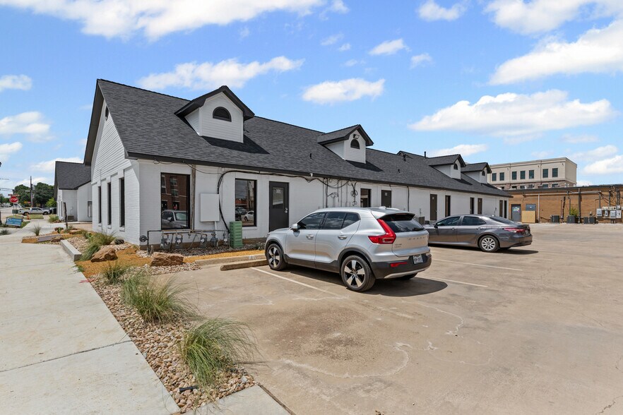 More Photos Of , Lewisville Office For Sale