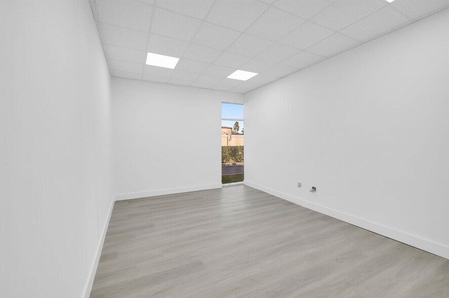 More Photos Of 11931-11971 NW 37th St, Coral Springs Warehouse For Sale