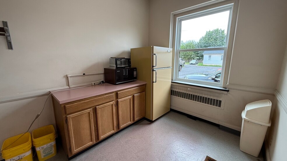 More Photos Of 242-248 W Broad St, Quakertown Office For Sale