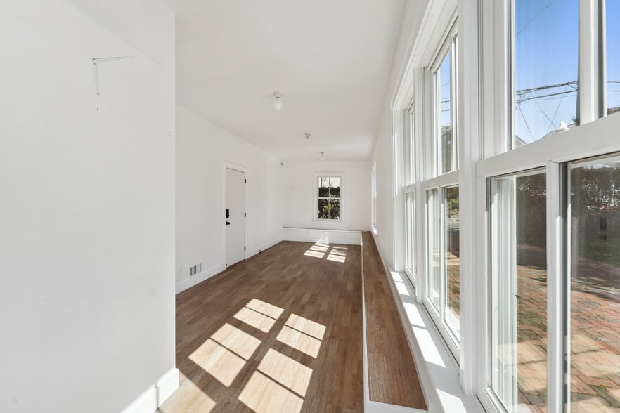 More Photos Of 200 Division St, Sag Harbor Loft Creative Space For Lease