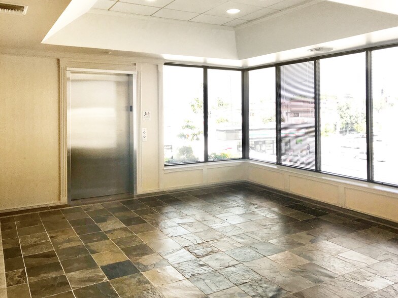 More Photos Of 1612 W Olive Ave, Burbank Medical For Lease