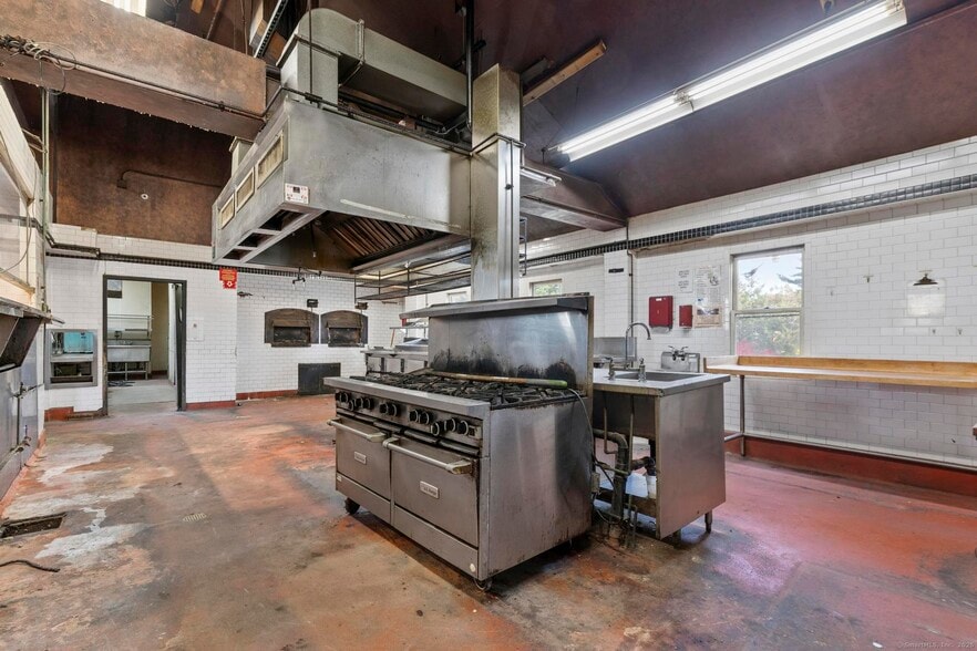 More Photos Of 24 W Main St, Avon Restaurant For Lease