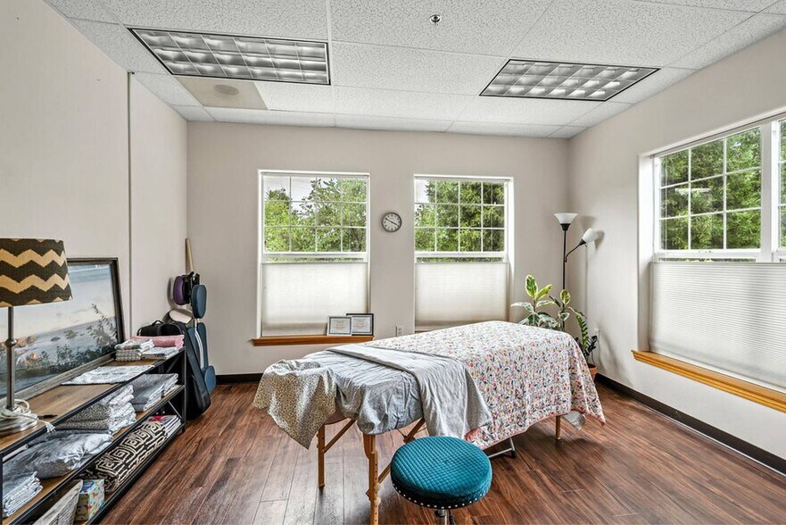 More Photos Of 905 Skylark Pl, Ashland Healthcare For Sale