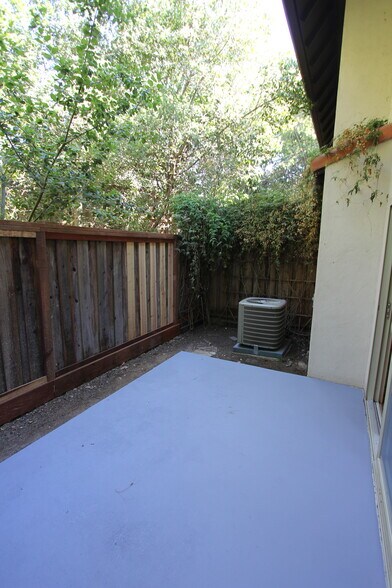 More Photos Of 1327 Montego, Walnut Creek Apartments For Sale