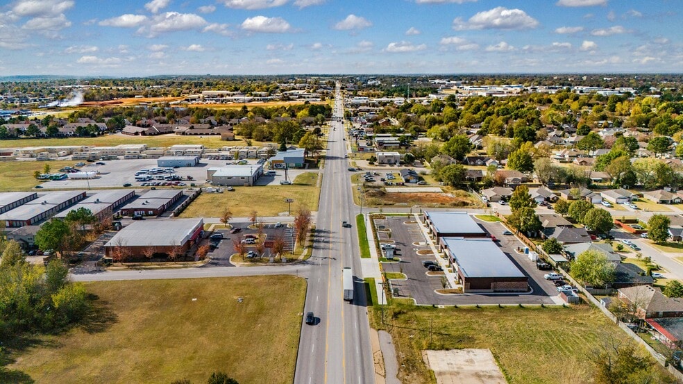 More Photos Of 2630 E Robinson Ave, Springdale Unknown For Lease