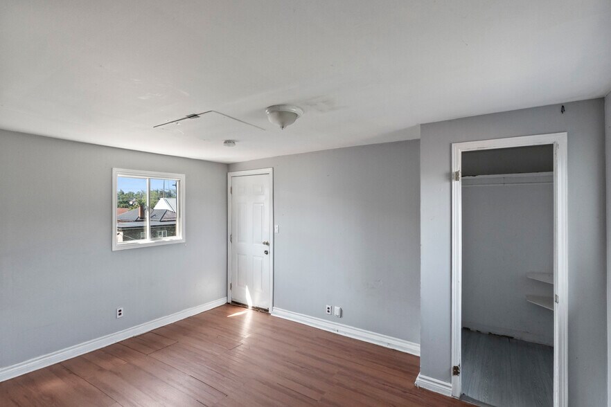 More Photos Of 541 Aylmer St N, Peterborough Apartments For Sale