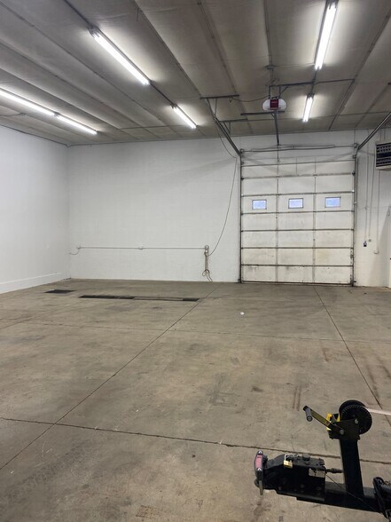 More Photos Of 905 N Main St, North Salt Lake Warehouse For Lease