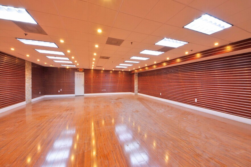 More Photos Of 1650 NW 23rd Ave, Fort Lauderdale Warehouse For Lease