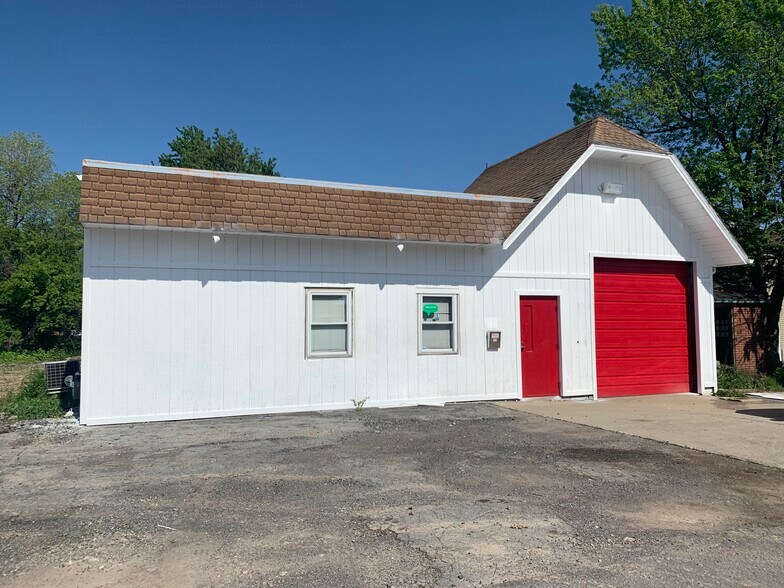 Primary Photo Of 3231 Harlem Rd, Cheektowaga Warehouse For Sale