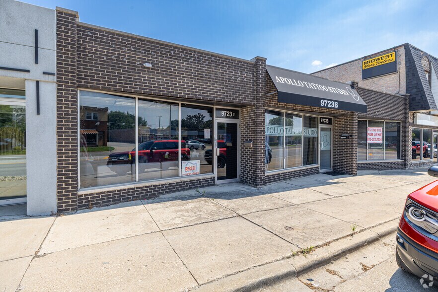 Primary Photo Of 9723-9725 Southwest Hwy, Oak Lawn Storefront For Sale