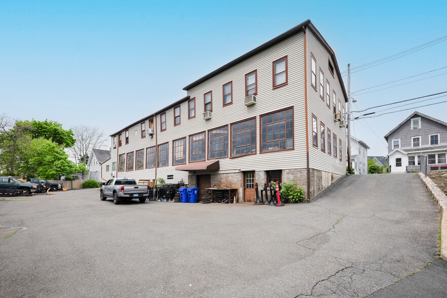More Photos Of 275 East Ave, Norwalk Office For Sale