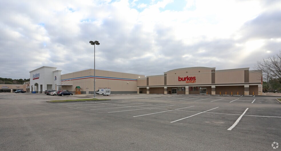 More Photos Of 1461-1473 Spring Cypress Rd, Spring Storefront For Lease