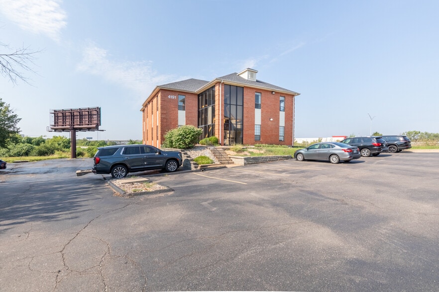 Primary Photo Of 4191 Crescent Dr, Saint Louis Medical For Lease
