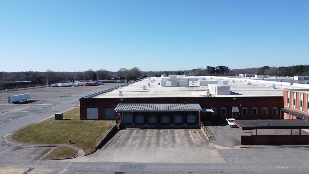 More Photos Of 401 W Hanes Mill Rd, Winston-Salem Manufacturing For Lease