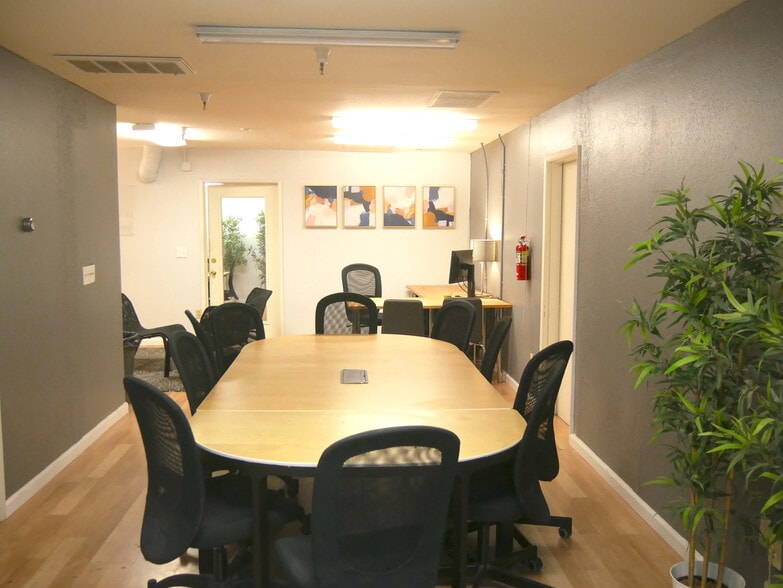 More Photos Of 720 Olive Dr, Davis Warehouse For Lease