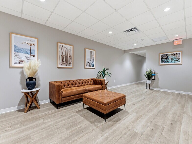More Photos Of 418 N Dale Mabry Hwy, Tampa Freestanding For Sale