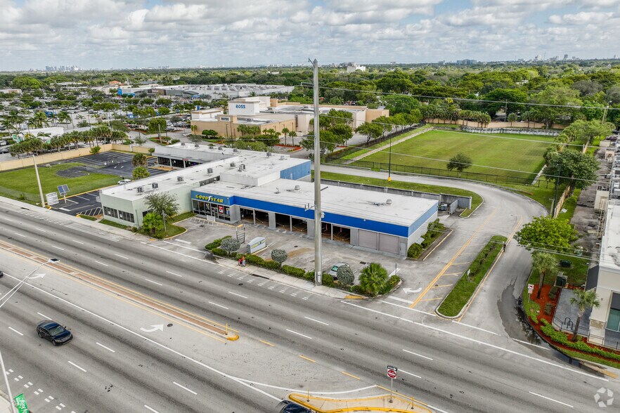 More Photos Of 435 S State Road 7, Hollywood General Retail For Lease