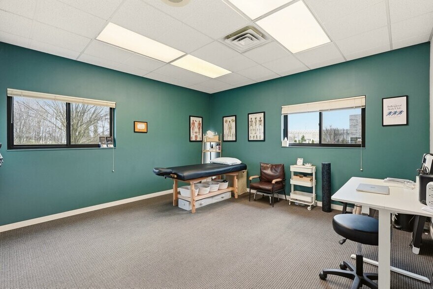 More Photos Of 81-87 Springside Dr, Akron Storefront Retail Office For Lease