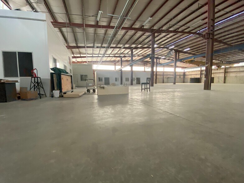 More Photos Of 17260 Muskrat Ave, Adelanto Warehouse For Sale