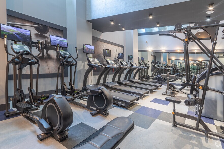 More Photos Of 635 4th Ave, Brooklyn Apartments For Lease