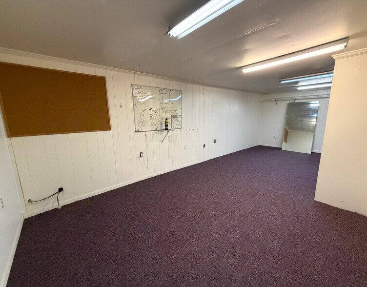 More Photos Of 108 Main st, Trinity Storefront For Sale