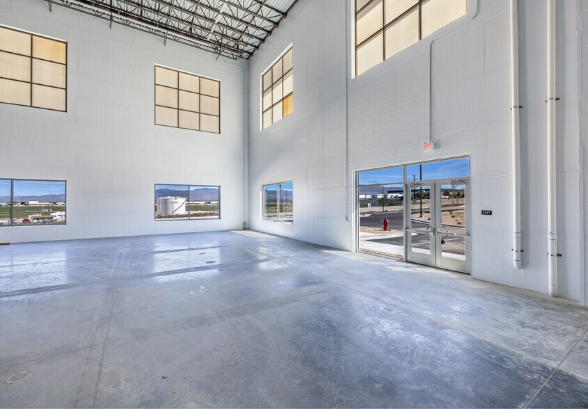 More Photos Of 1409 W Gowen Rd, Boise Industrial For Lease