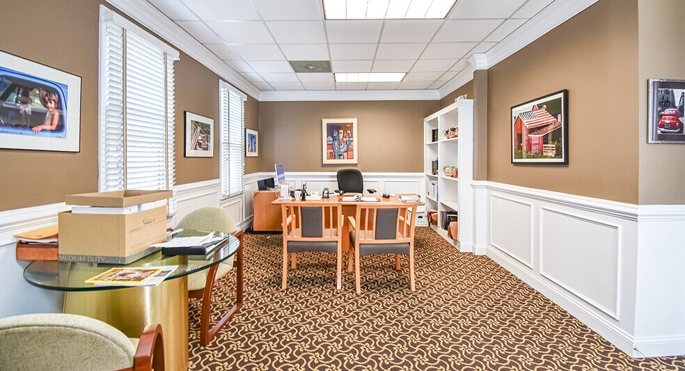 More Photos Of 10480-10486 Armstrong St, Fairfax Office For Sale