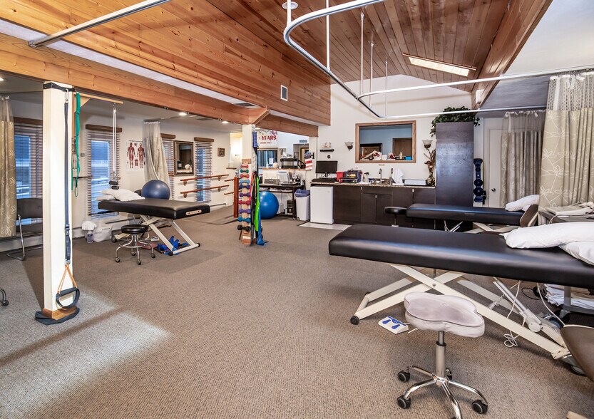 More Photos Of 11 Garden Rd, Plaistow Medical For Lease