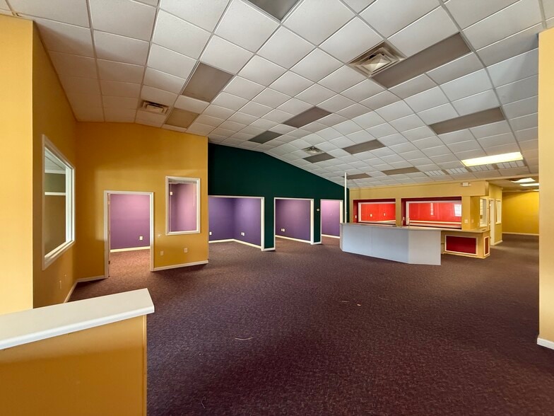 Primary Photo Of 3773 Northside Dr, Macon-Bibb Freestanding For Sale