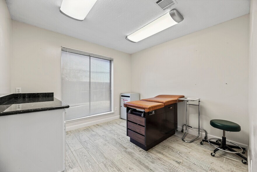 More Photos Of 11111 Jones Rd, Houston Medical For Lease