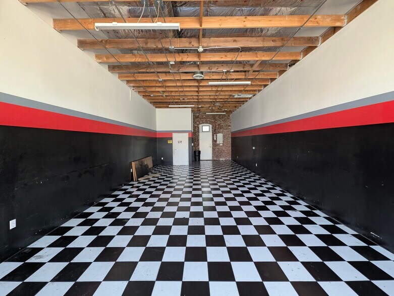 More Photos Of 4850 Santa Monica Blvd, Los Angeles Storefront For Lease