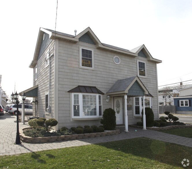 More Photos Of 328 Maple Pl, Keyport Office For Lease