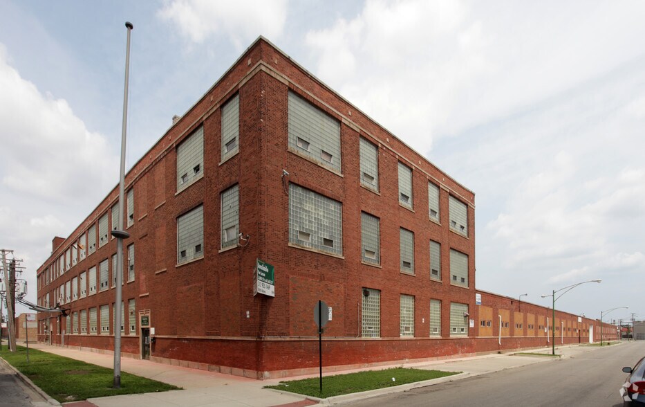 More Photos Of 2701 N Kildare Ave, Chicago Warehouse For Lease