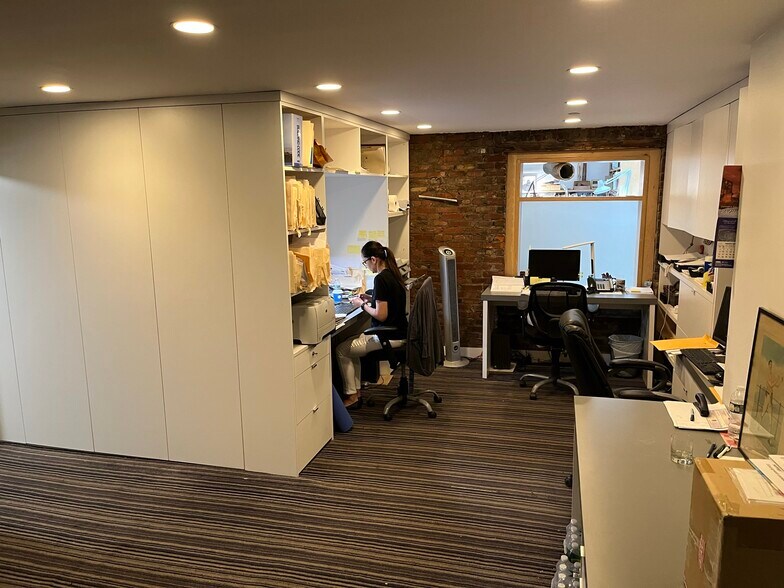 More Photos Of 33 Bond St, New York Loft Creative Space For Lease