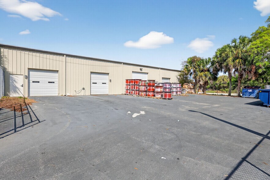 More Photos Of 300 Richey Rd, Leesburg Warehouse For Sale