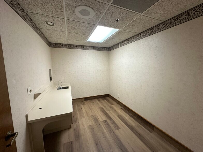 More Photos Of 640 S Lake St, Leesburg Medical For Lease
