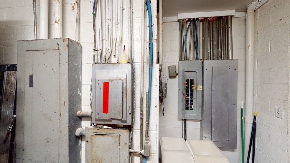 More Photos Of 1102 W Spring St, Monroe Restaurant For Sale