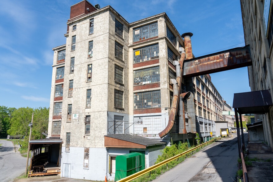 More Photos Of 50 Willow St, Amsterdam Industrial For Sale