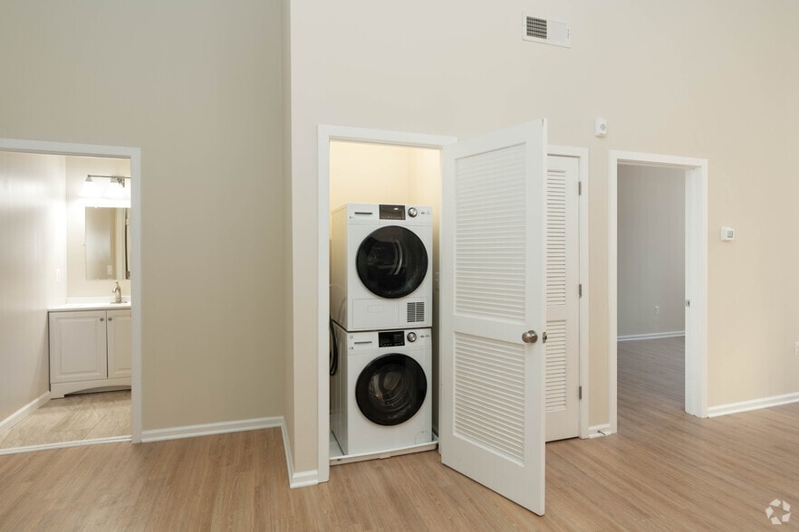 More Photos Of 413 N Howard St, Baltimore Apartments For Lease