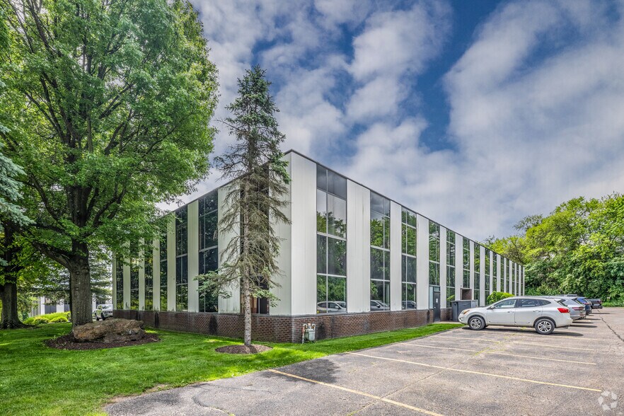 More Photos Of 600 N Bell Ave, Carnegie Medical For Lease