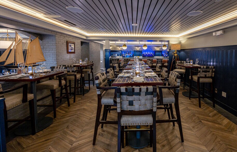 More Photos Of 212 Water St, Block Island Storefront For Sale