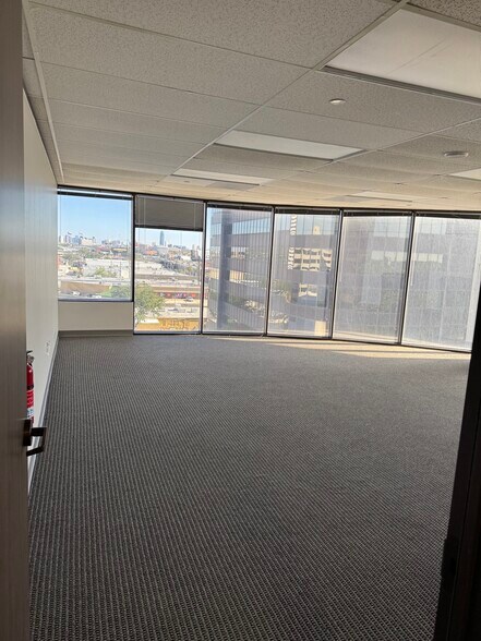 More Photos Of 7324 Southwest Fwy, Houston Office For Lease