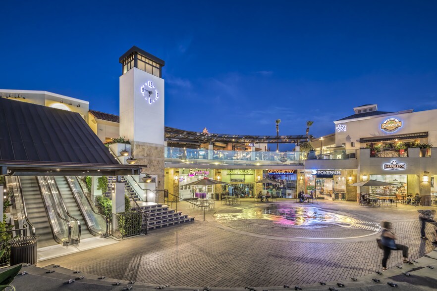 More Photos Of 3433-3545 Del Mar Heights Rd, San Diego Unknown For Lease