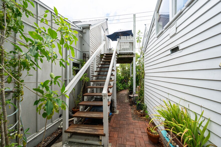 More Photos Of 830 Fleming St, Key West General Retail For Lease