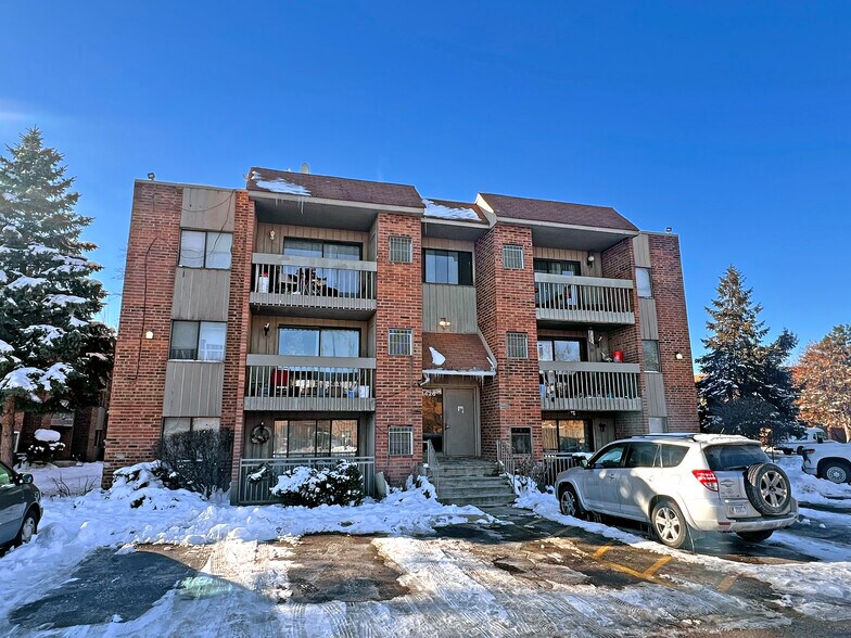 More Photos Of 1426 E Ports O Call Dr, Palatine Apartments For Sale