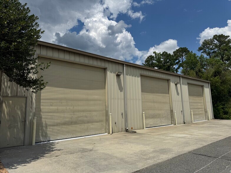 More Photos Of 4354 Valnorth Dr, Valdosta Warehouse For Lease