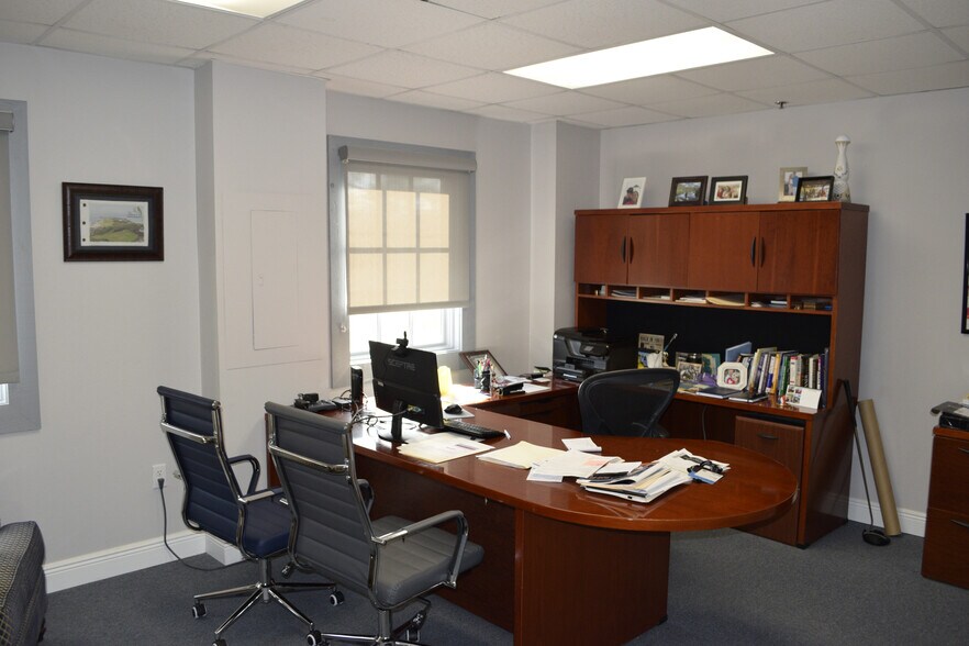 More Photos Of , Winter Park Office For Sale