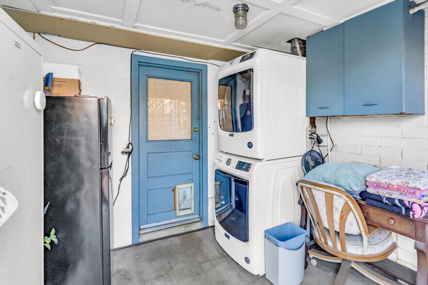 More Photos Of 2901 N Alvernon Way, Tucson Office For Sale